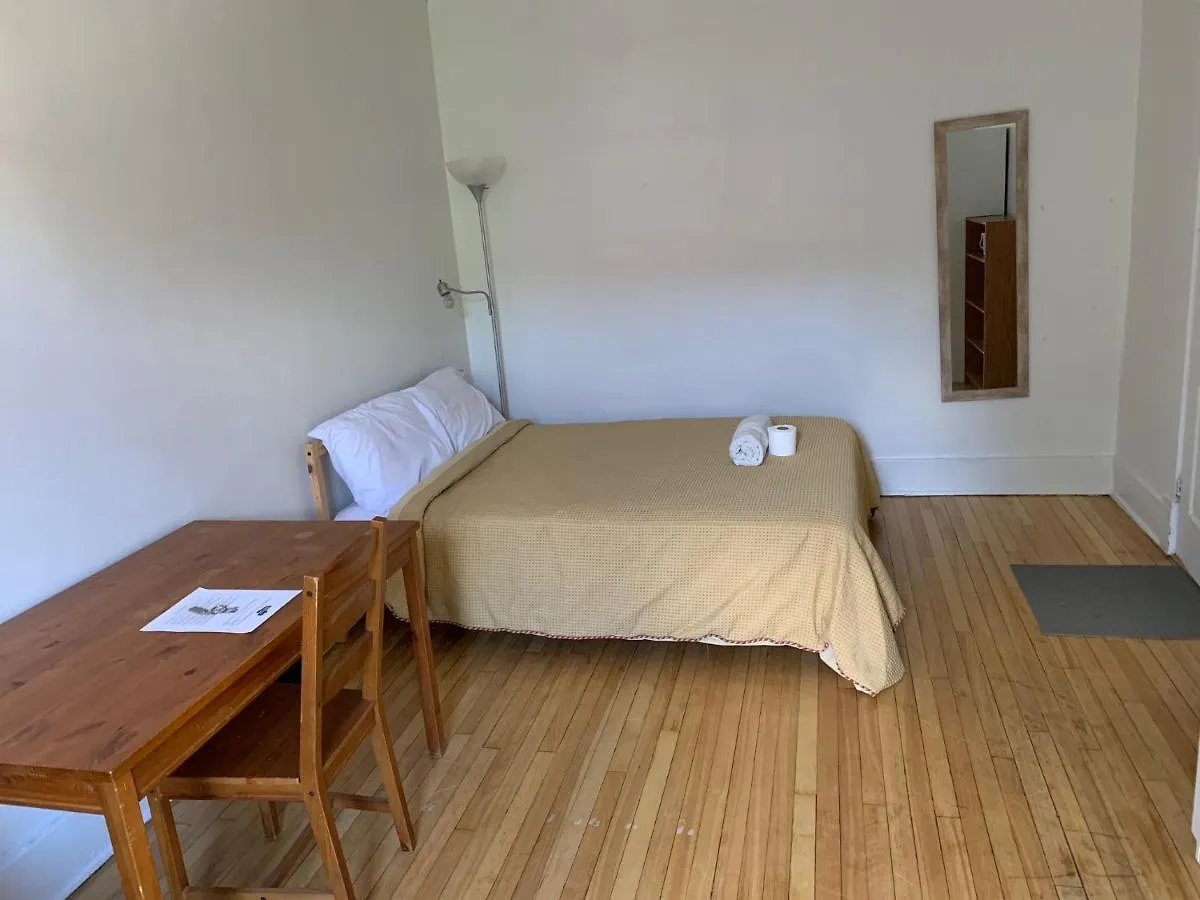 Bedroom In Shared Apartment Montréal 0*,  Canada